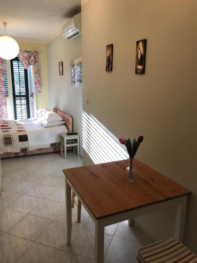 Studio In The Top Center Apartment สปลิท ภายนอก รูปภาพ