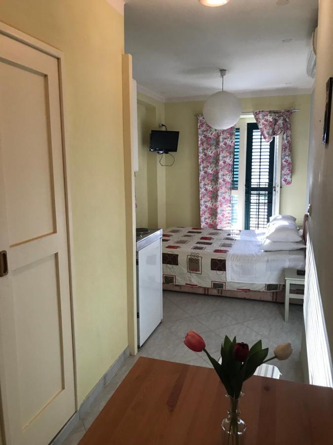 Studio In The Top Center Apartment สปลิท ภายนอก รูปภาพ